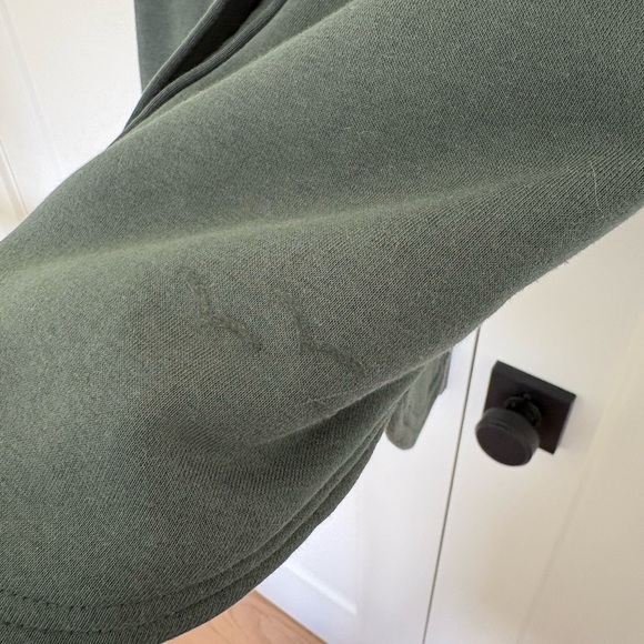 Two oversized shackets - Picture 7 of 10